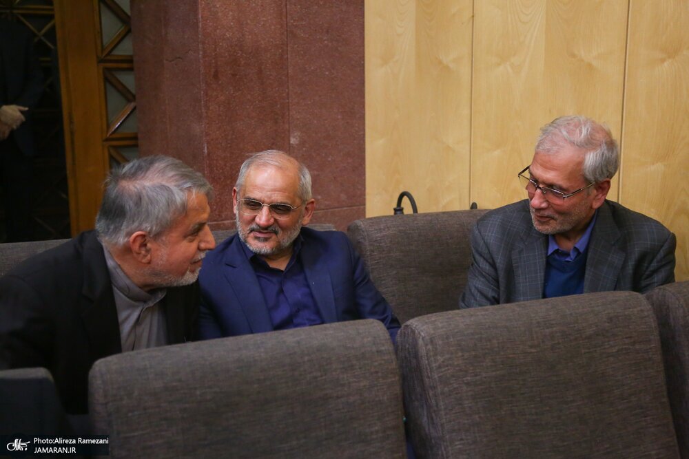 چهرههای اصلاحطلب در مراسم ختم مادر حجاریان