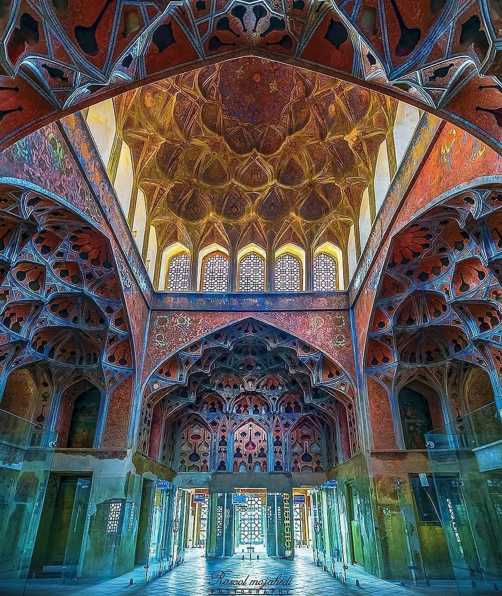 تالار موسیقی عالی قاپو