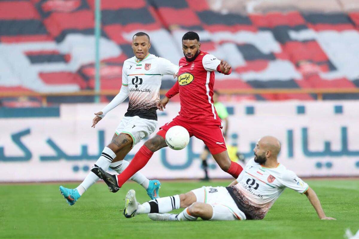 پورعلیگنجی، ناجی تکگل لوکادیا و پرسپولیس شد