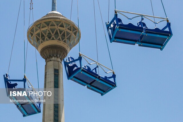 برج میلاد در روز طبیعت تعطیل است