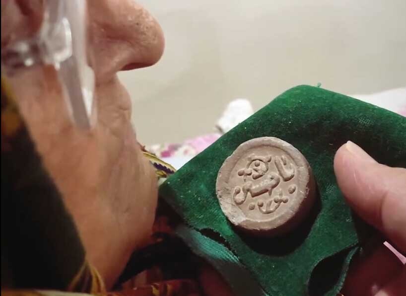ویدیوی تلخ عموپورنگ از مادرش