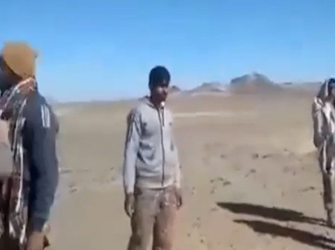 طالبان این گونه سربازان پاکستانی را اسیر کرد