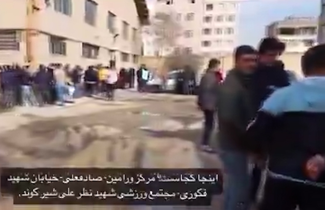 صف عظیم افغانی‌ها برای سپرده 100 میلیونی اقامت ایران