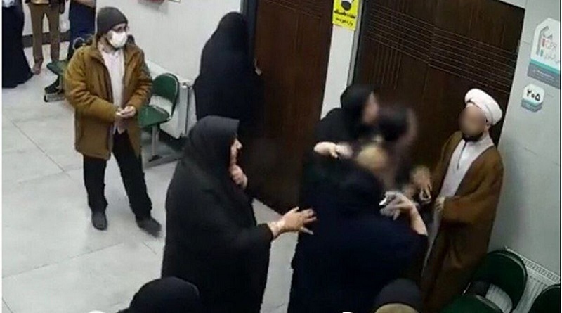 ماجرای «مادر نوزاد به بغل» و «معمم دوربین در دست»