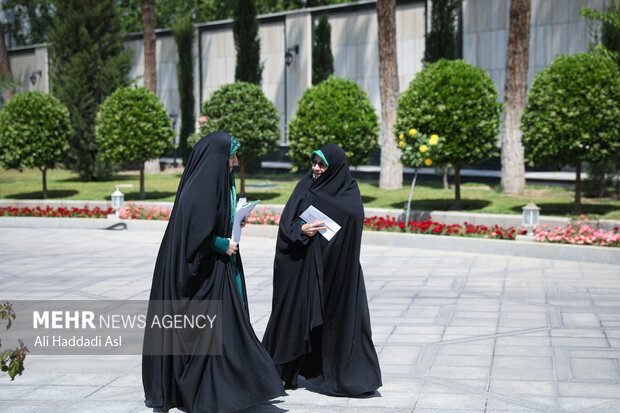 حاشیه هیئت دولت
