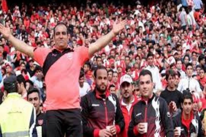 دسته‌گلی که بوقچی معروف پرسپولیس به آب داد