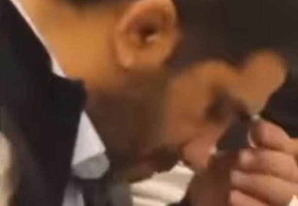 علیرضا دبیر: به خاطر نماز خواندن زدنم!