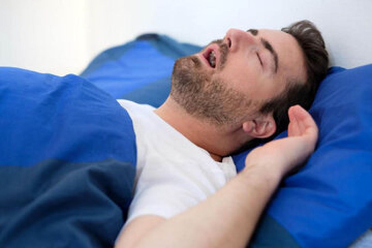 چگونه میتوان از شر خروپف کردن خلاص شد؟