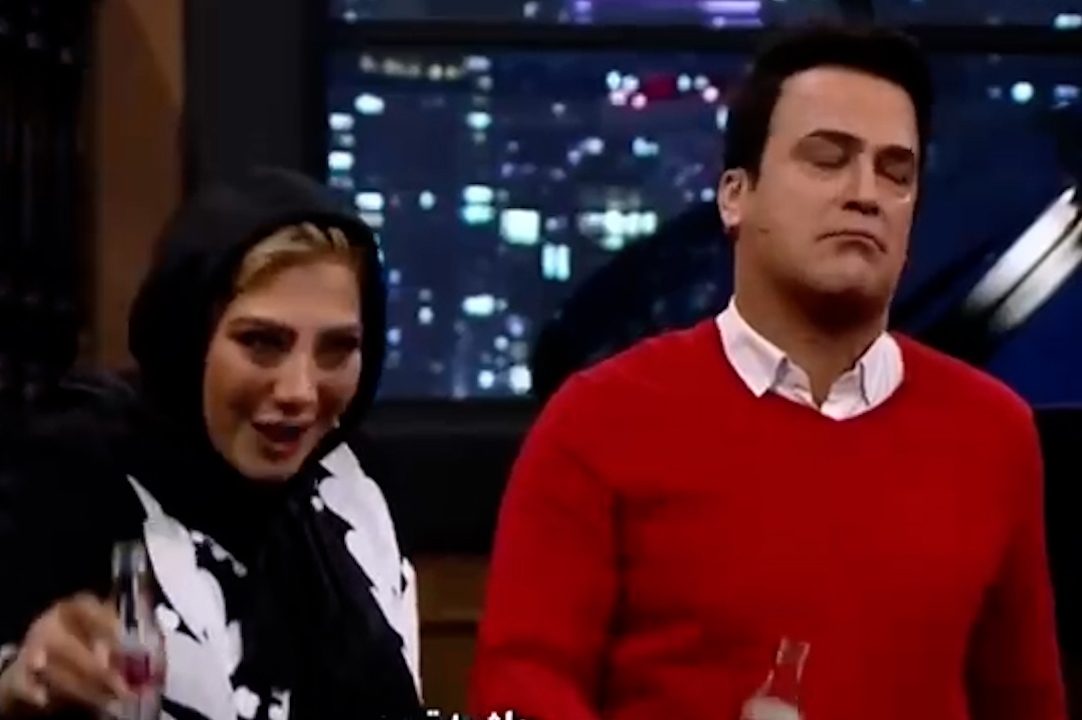کل‌کل کوکاکولاخوری حامد آهنگی با خانم بازیگر