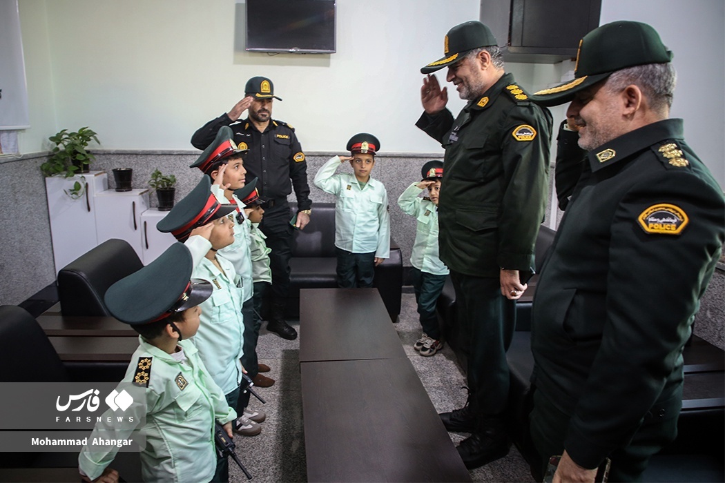 عکس: مأموریت پلیس برای ۶ کودک مبتلا به سرطان