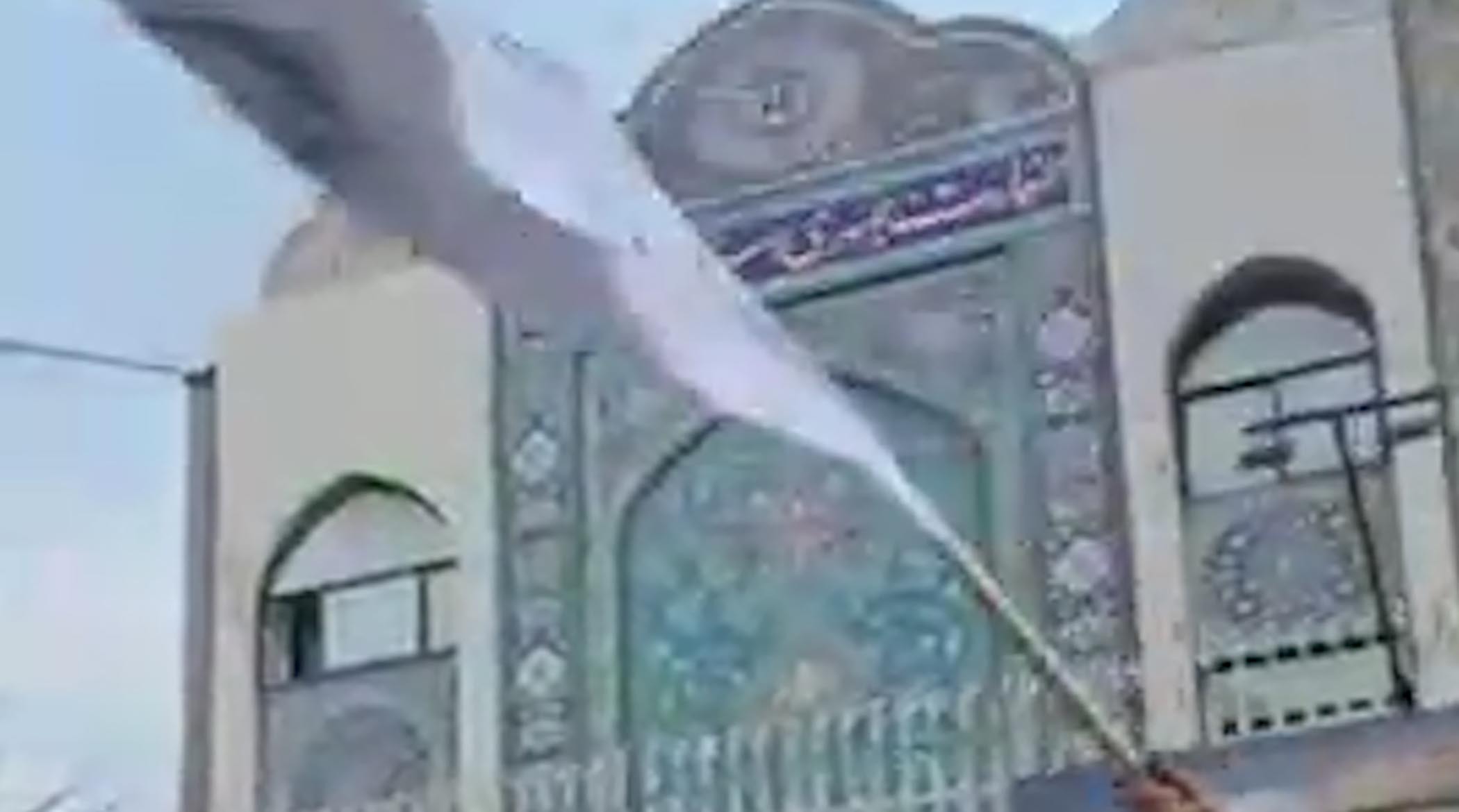 تصاویر قدرت نمایی تحریرالشام مقابل سفارت ایران!