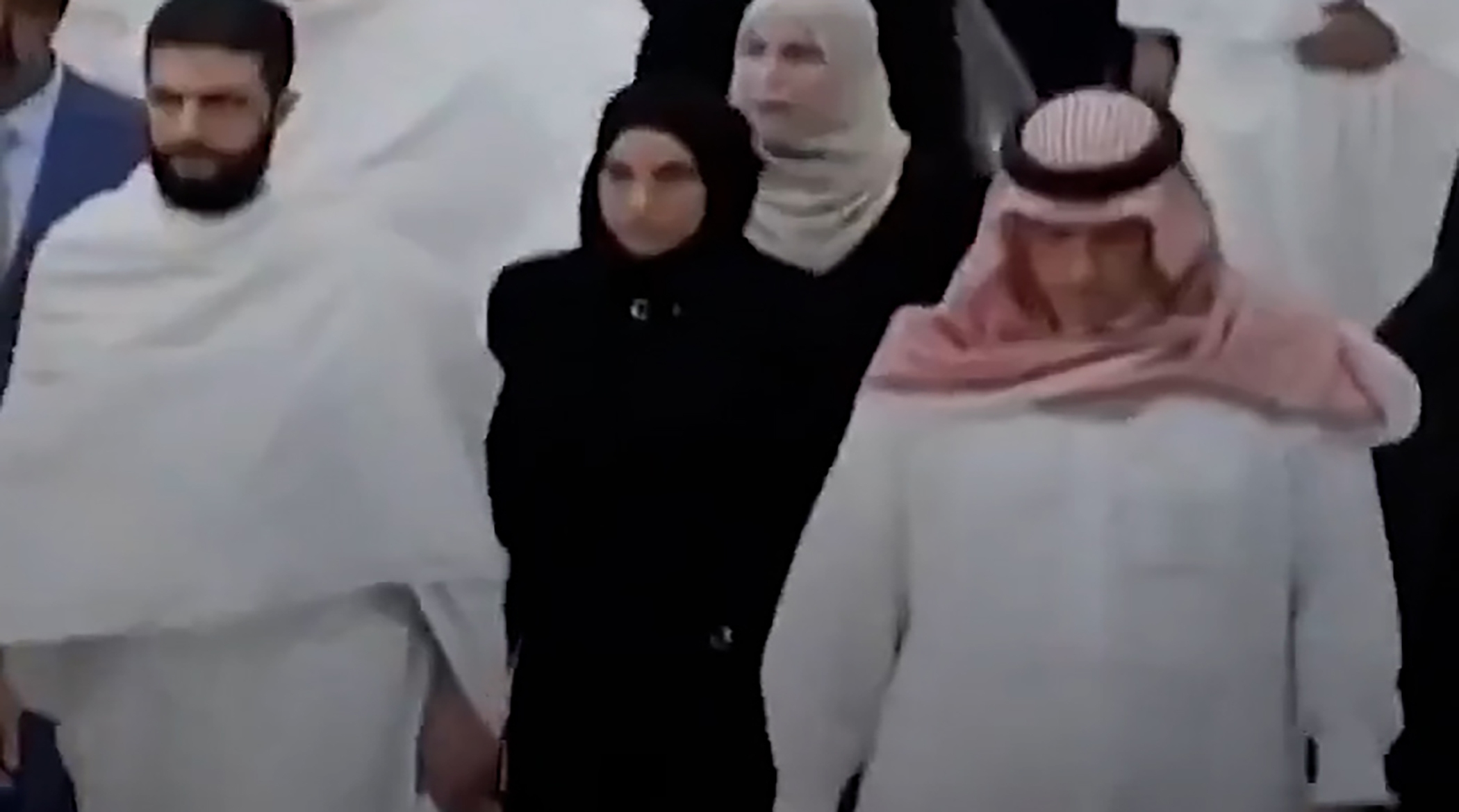 تصاویر همسر محمد الجولانی در خانه خدا