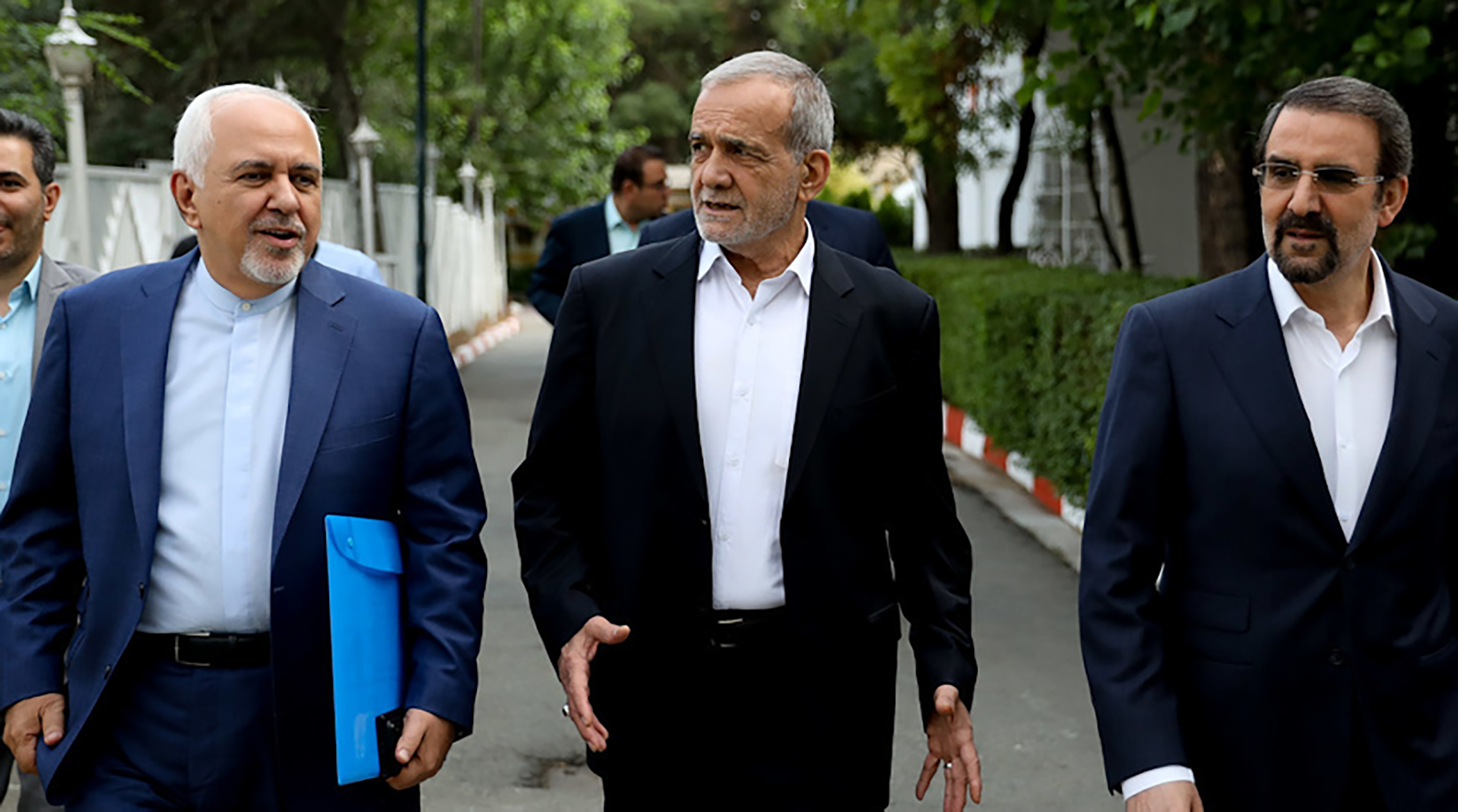 ظریف: مرجعیت کل رسانه‌های داخلی در حال از دست رفتن است