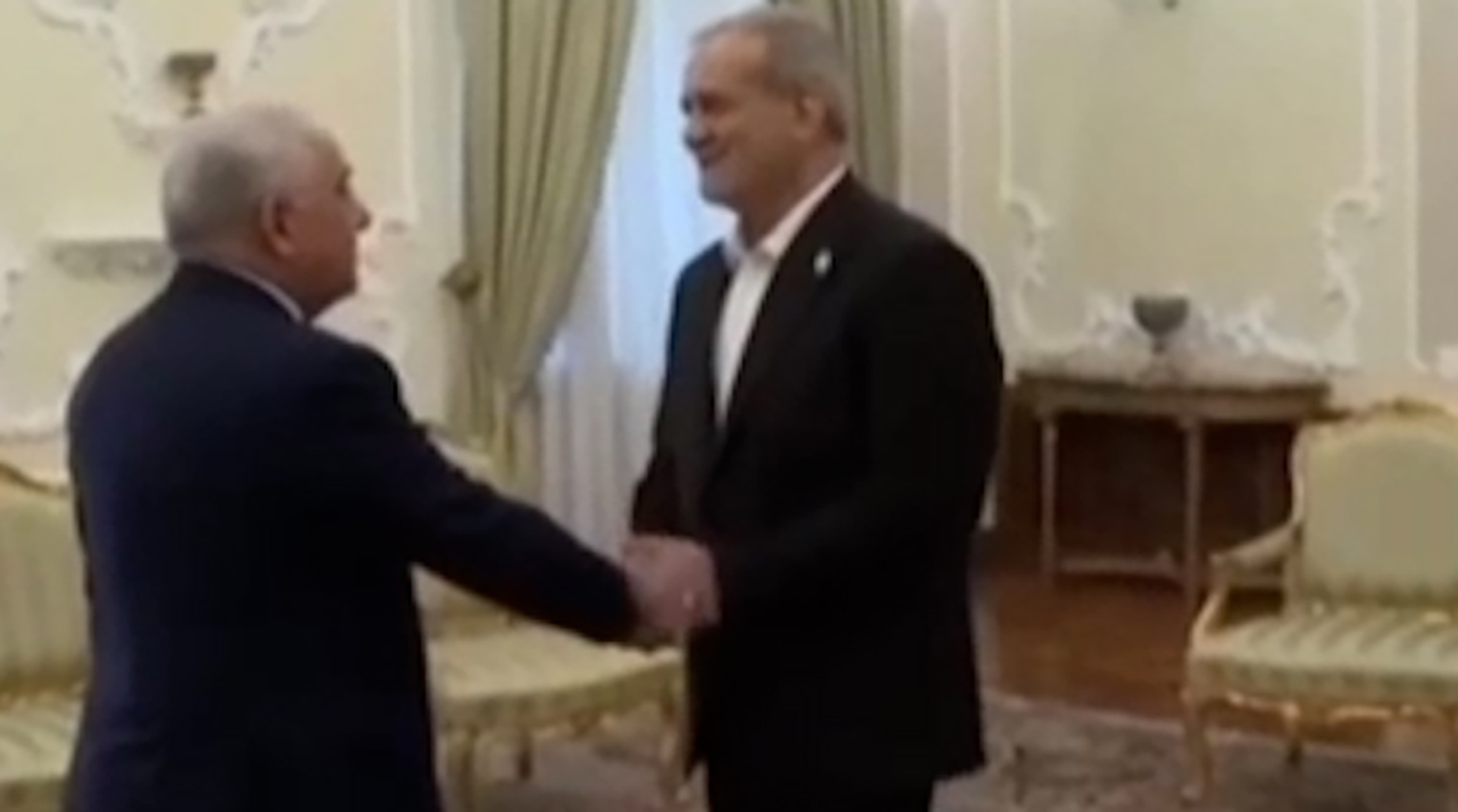 نحوه خبرساز استقبال پزشکیان از هیات جمهوری آذربایجان