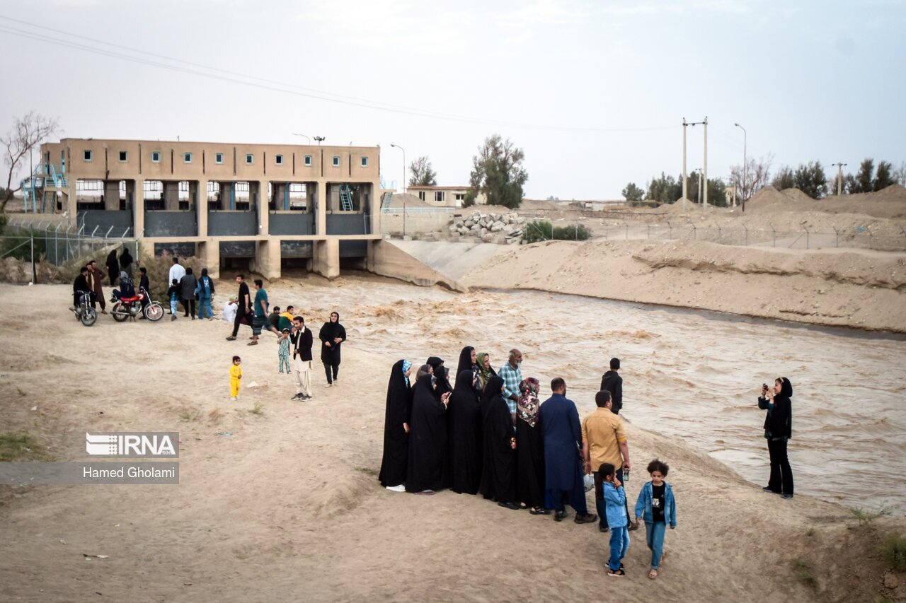 آب در راه سیستان
