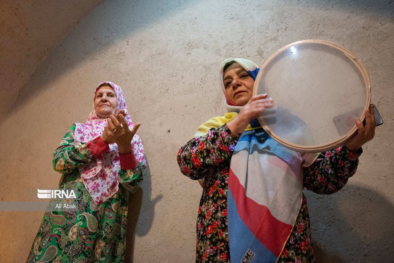 آیین گل غلتان در دامغان