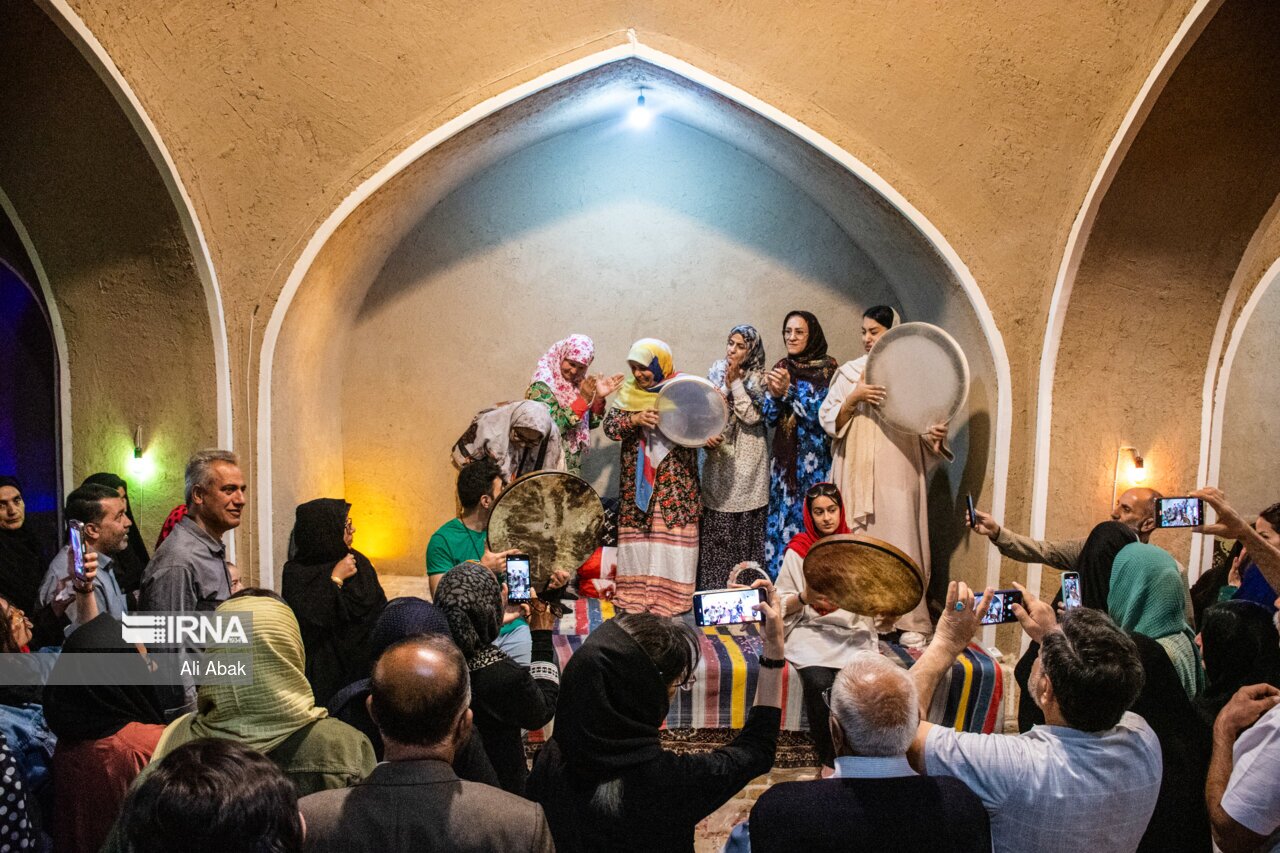 آیین گل غلتان در دامغان