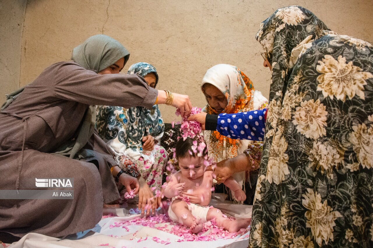 آیین گل غلتان در دامغان