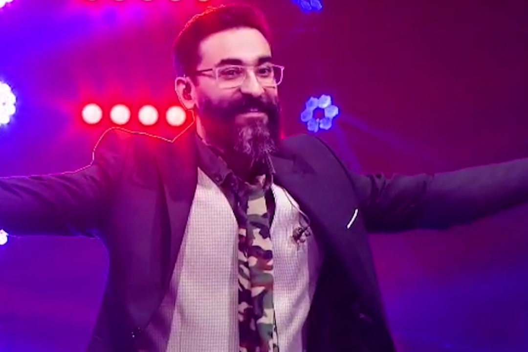 اجرای «تو محشری» امید با مجوز صداوسیما