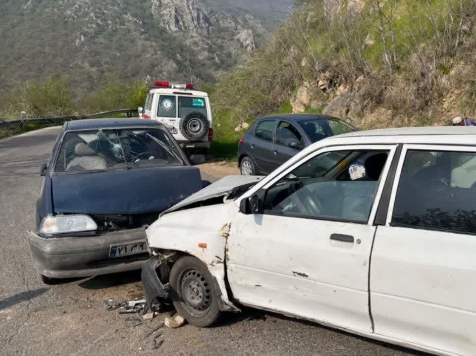 ۹ مصدوم درپی تصادف ۲ پراید در جاده کلات مشهد