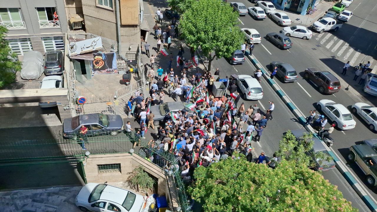 تصاویر هوایی؛ چند نفر همراه احمدی نژاد بودند؟