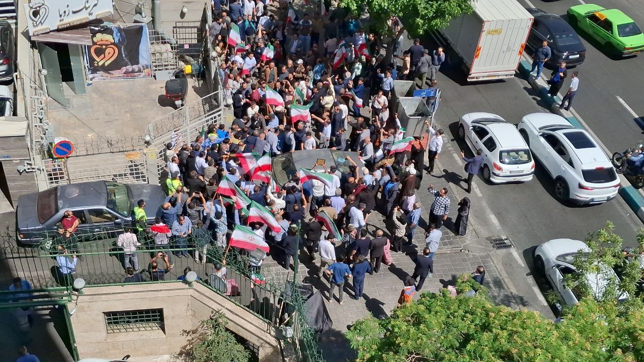 تصاویر هوایی؛ چند نفر همراه احمدی نژاد بودند؟