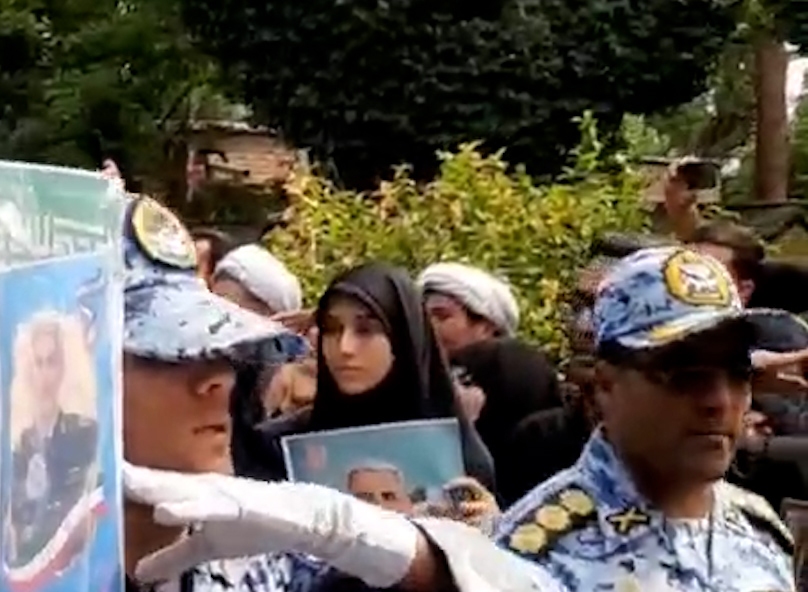 احترام نظامی دختر خلبان هلی کوپتر رئیسی