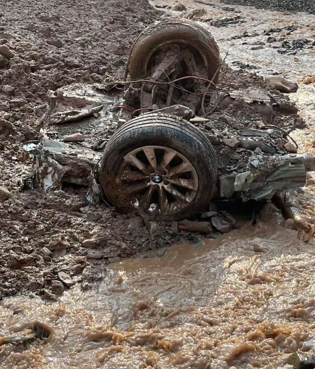 بلایی که سیل جاده چالوس بر سر خودرو BMW آورد!