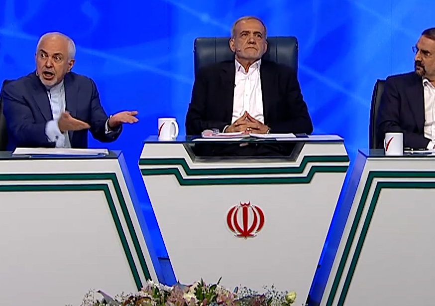 لحظات گیر کردن پزشکیان در مخصمه و نجاتش توسط ظریف
