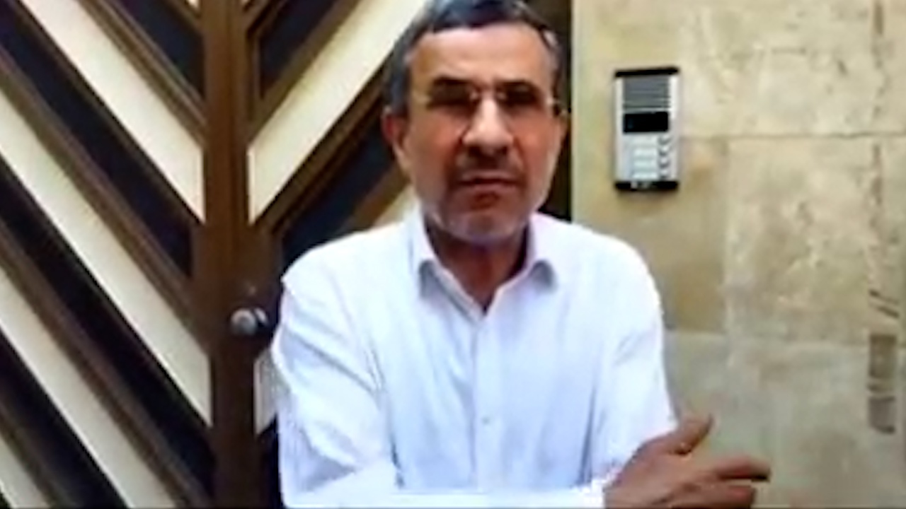 واکنش بامزه احمدی‌نژاد به تجمع برای کاندیداتوری‌اش