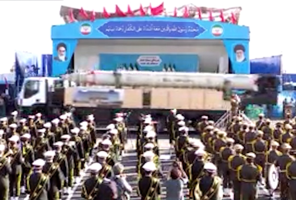 رونمایی موشک نقطه زن تازه ایران در حضور پزشکیان