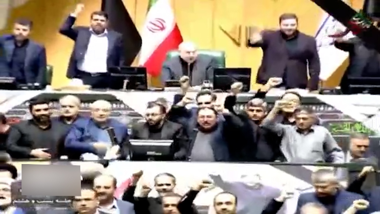 فریادهای «سپاه انقلابی تشکر تشکر» همزمان با توصیه قالیباف