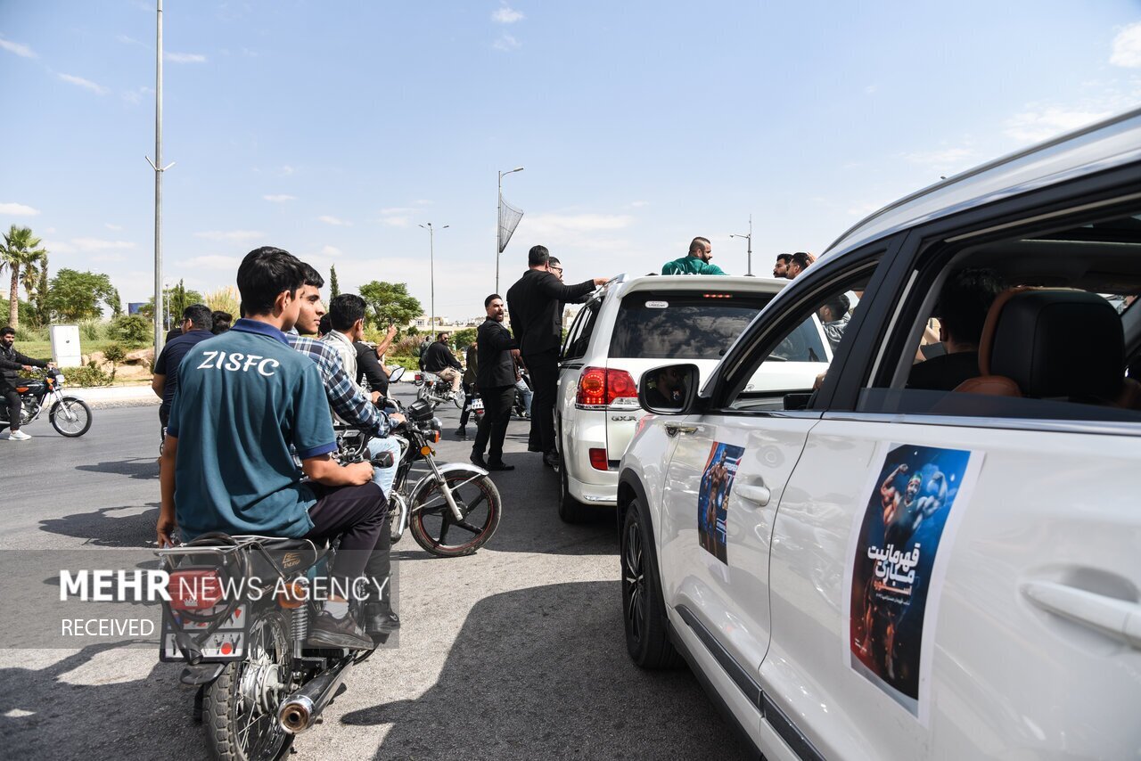 تصاویر: سنگ تمام شیرازیها برای هادی چوپان