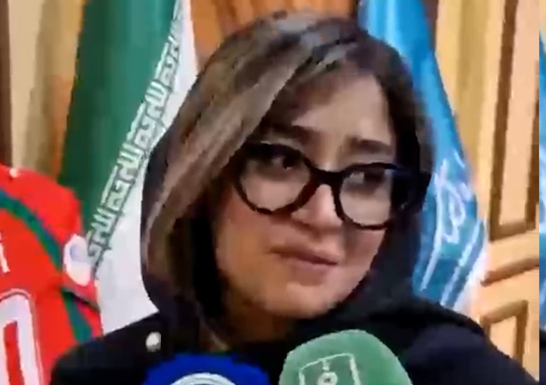 دختری که پیراهن علی دایی را یک میلیارد خرید!