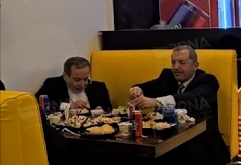 شام وزیر خارجه ایران در یک رستوران دمشق!