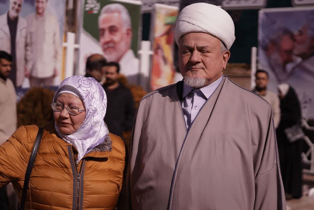 حضور زائران روسی بر سر مزار حاجقاسم + عکس
