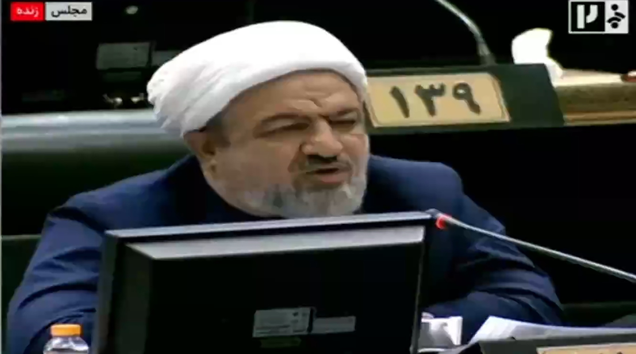 خسارت را از اموال سلبریتی‌ها که مردم را تحریک کردند بگیرید