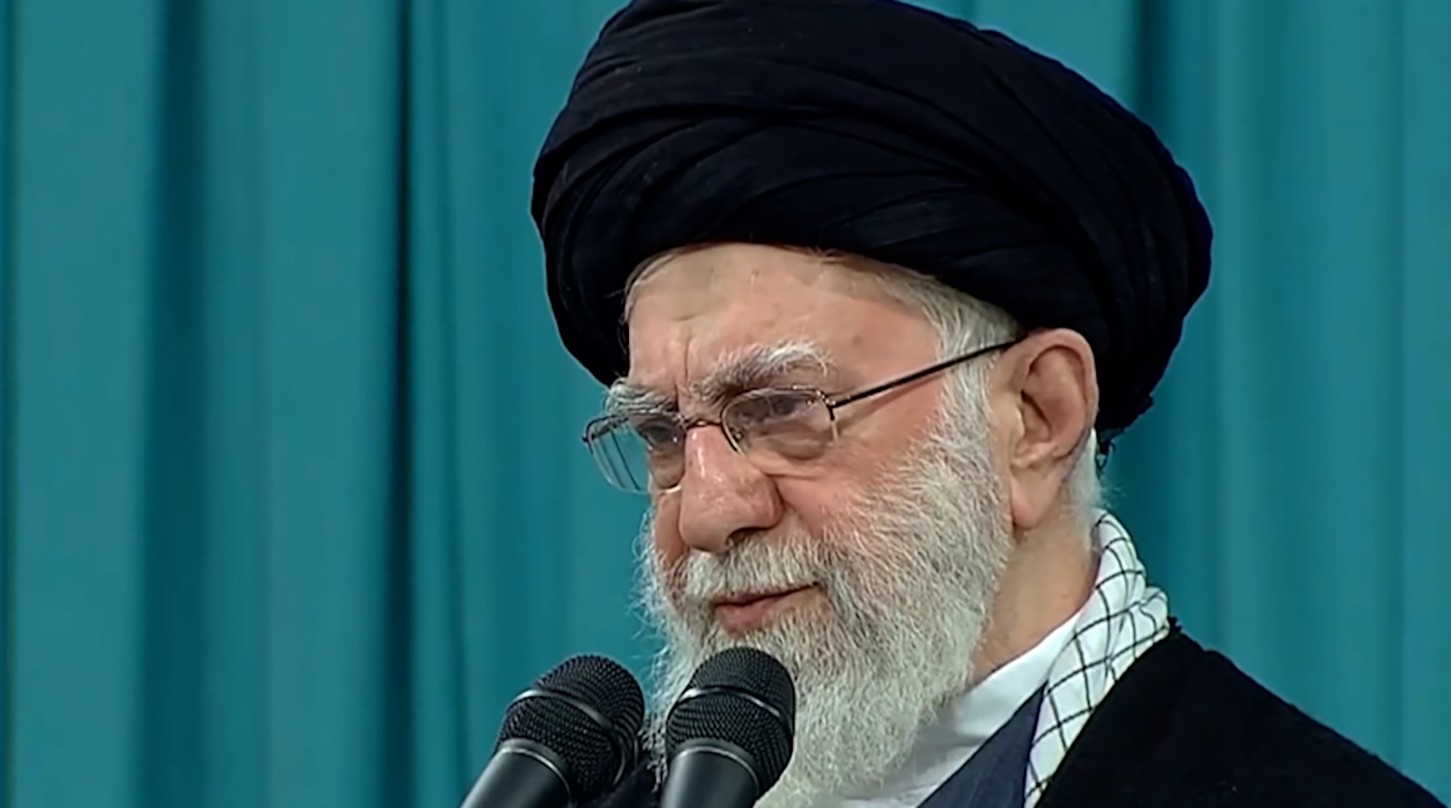 رهبر انقلاب: عوامل فتنه چند هزار نفر را به قتل رساندند