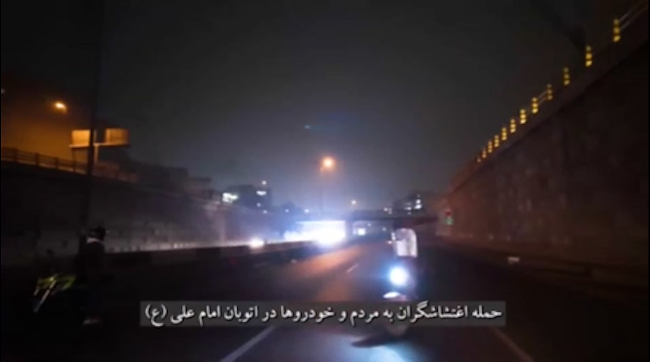 تصاویر سنگ پراکنی در اتوبان امام علی را ببینید
