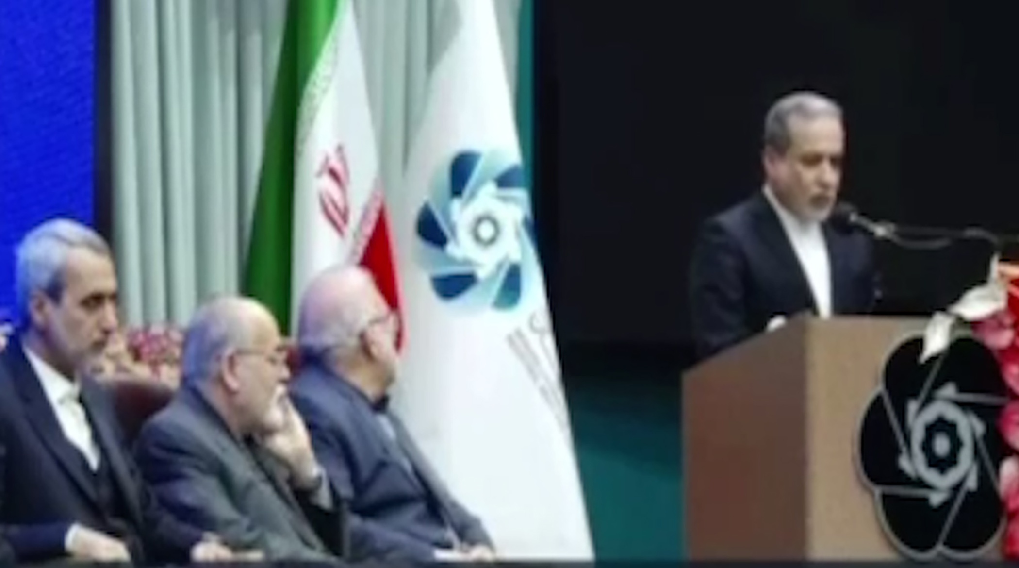 عراقچی: تحریم هزینه‌هایی دارد، برکاتی هم دارد