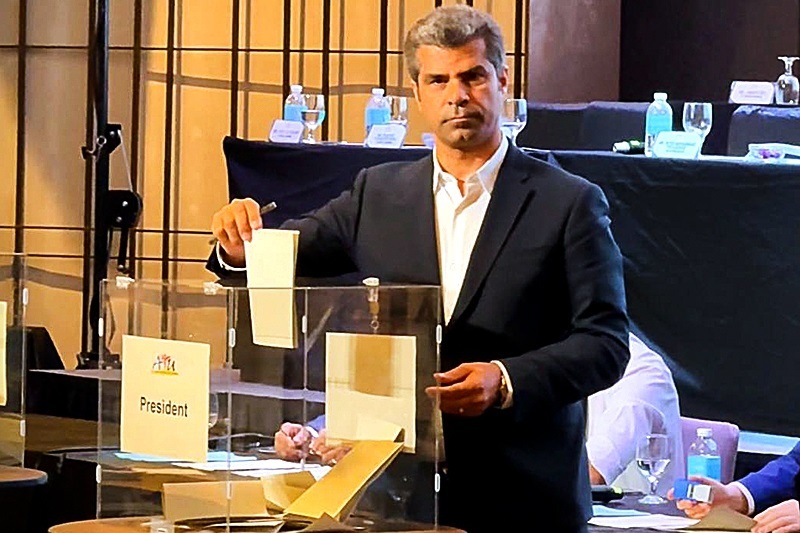 نشست انتخاباتی هادی ساعی و تسویه حساب با منتقدان/ فدراسیون تکواندو محل تهدید و حذف!