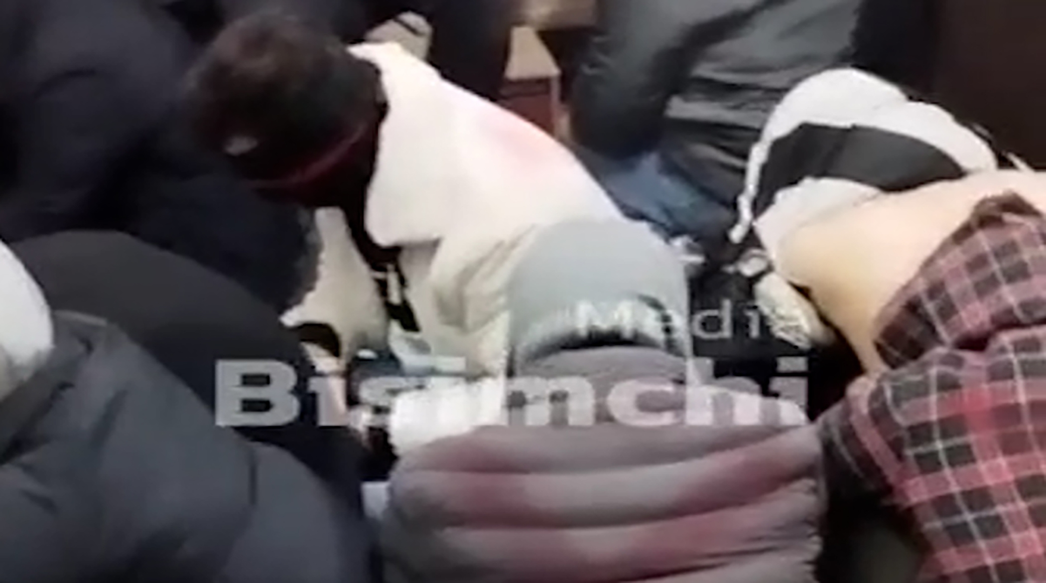 شعار اغتشاشگران پس از دستگیری: لبیک یا خامنه‌ای مرگ بر شاه!