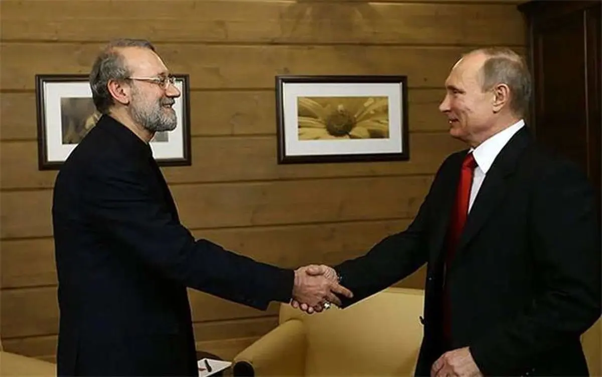 سفر لاریجانی به روسیه احتمال توافق بر سر اورانیوم مازاد ایران را تقویت کرد / آمریکا مسیر حمله نظامی را کنار گذاشته و به مذاکره روی آورده است