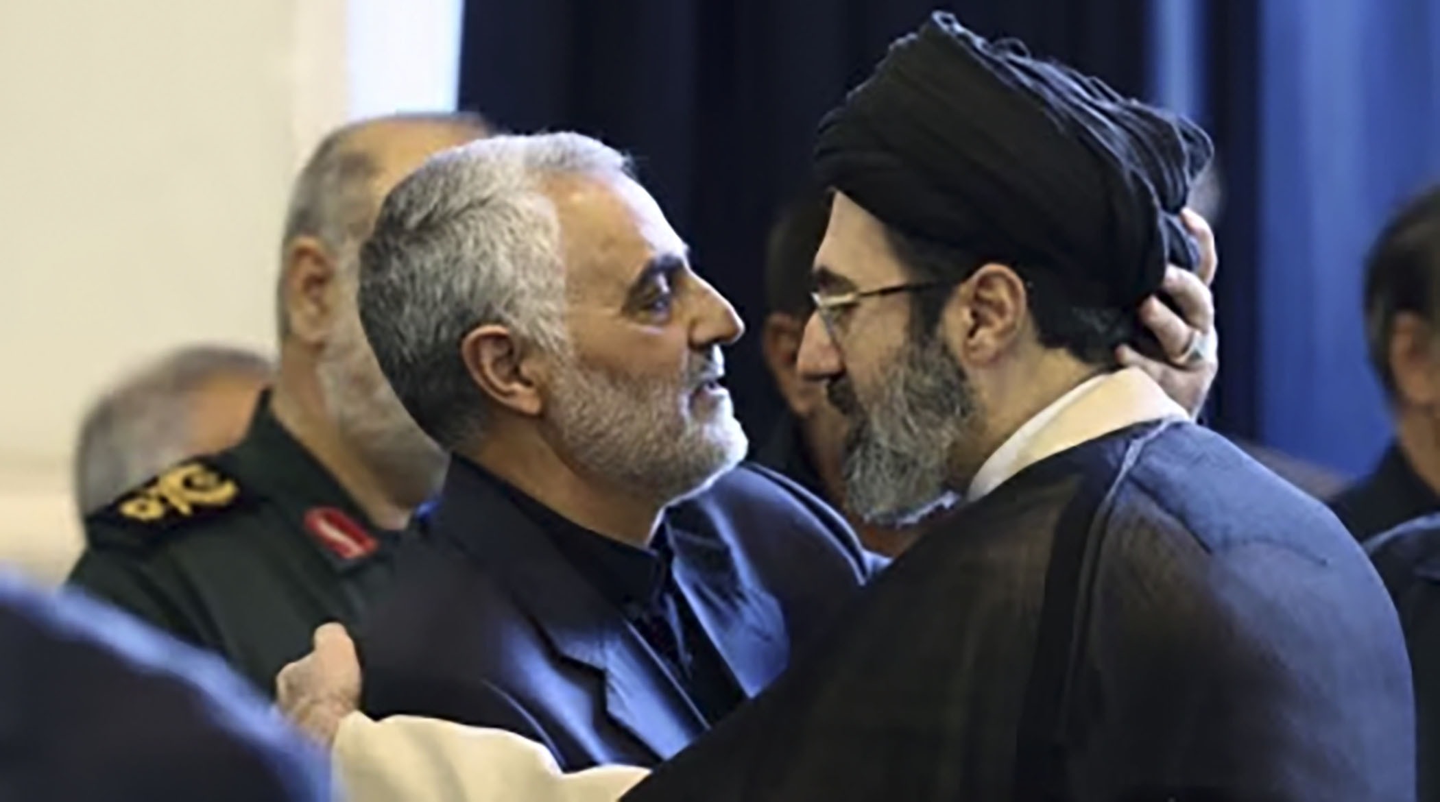 حرکت معنادار رهبر شهید انقلاب درباره آیت الله مجتبی خامنه‌ای