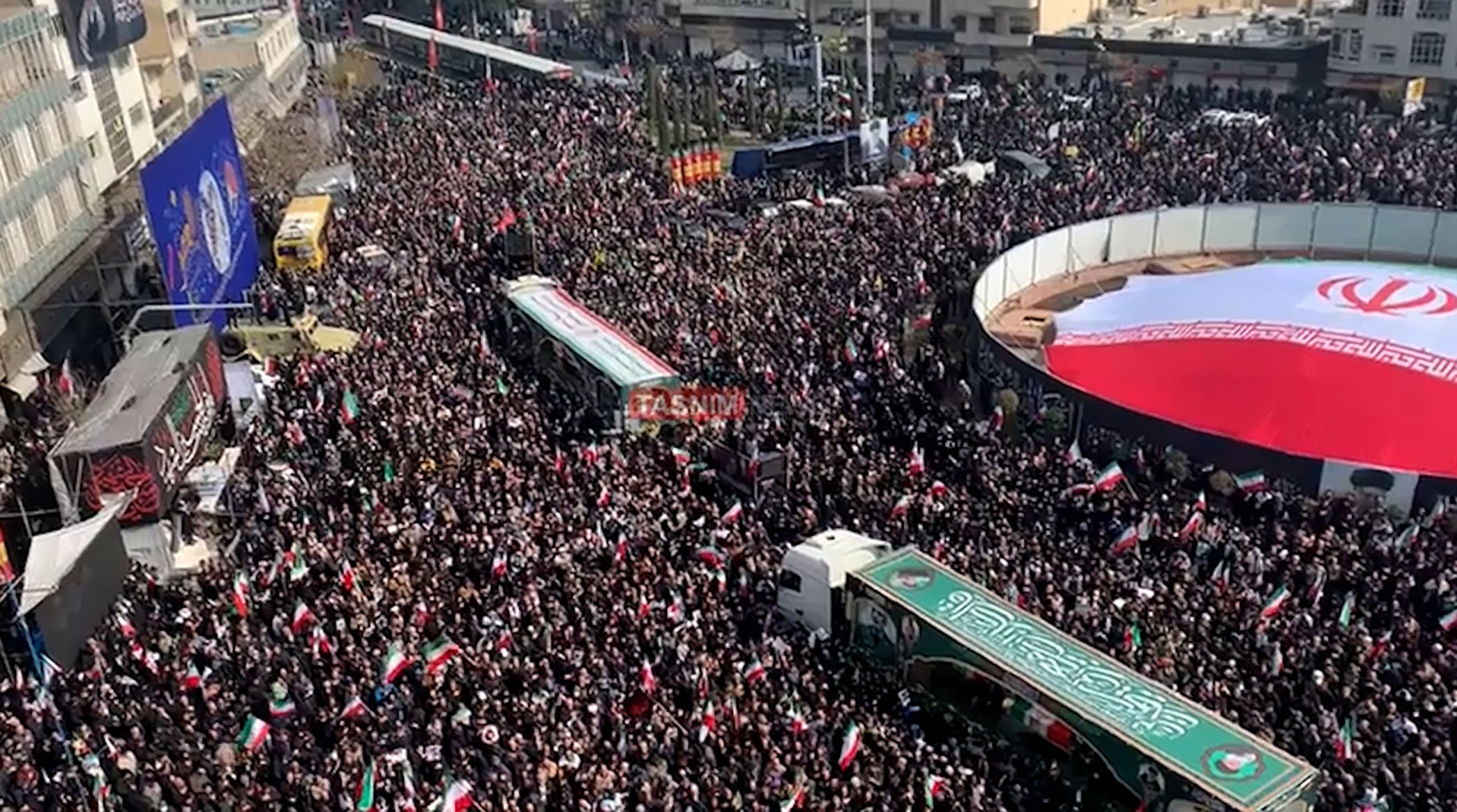 تشییع باشکوه فرماندهان شهید ایران را ببینید