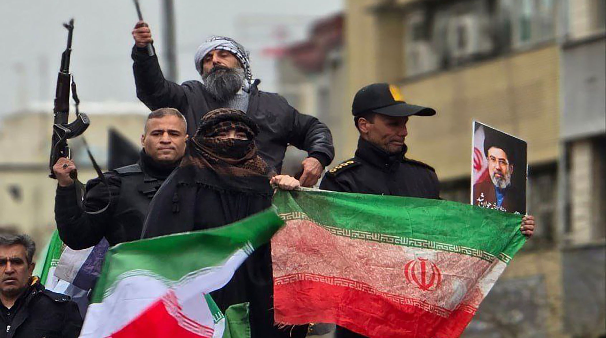 تصاویر پرچم آغشته به خون شهید راهپیمایی روز قدس