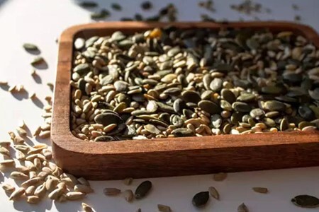 آیا تخمه برای کم خونی خوب است؟
