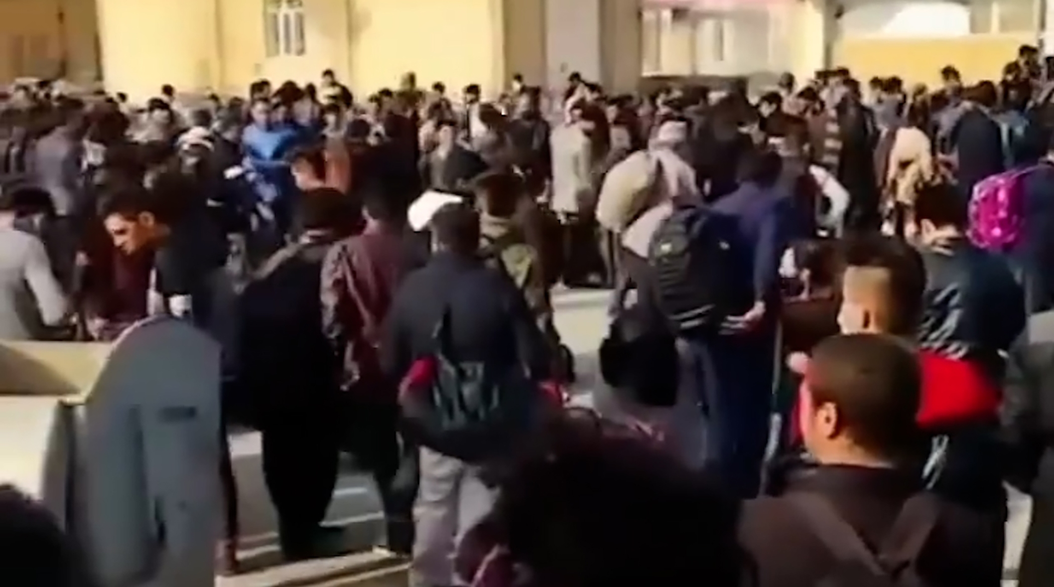 ممانعت طالبان از بازگشت افغانی‌ها از ایران به افغانستان!