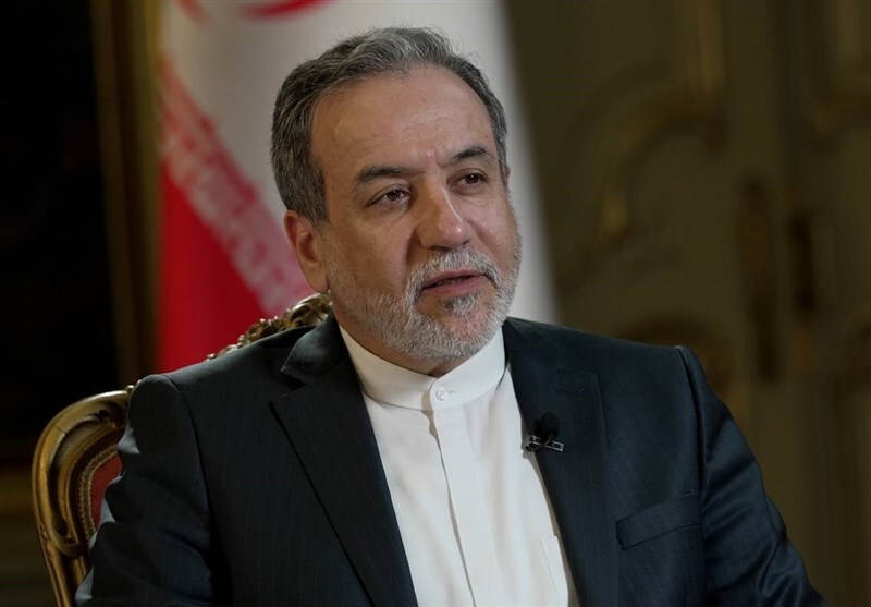 عراقچی: هر پرچمی بیفتد، سردار دیگری آن را برمی‌دارد!
