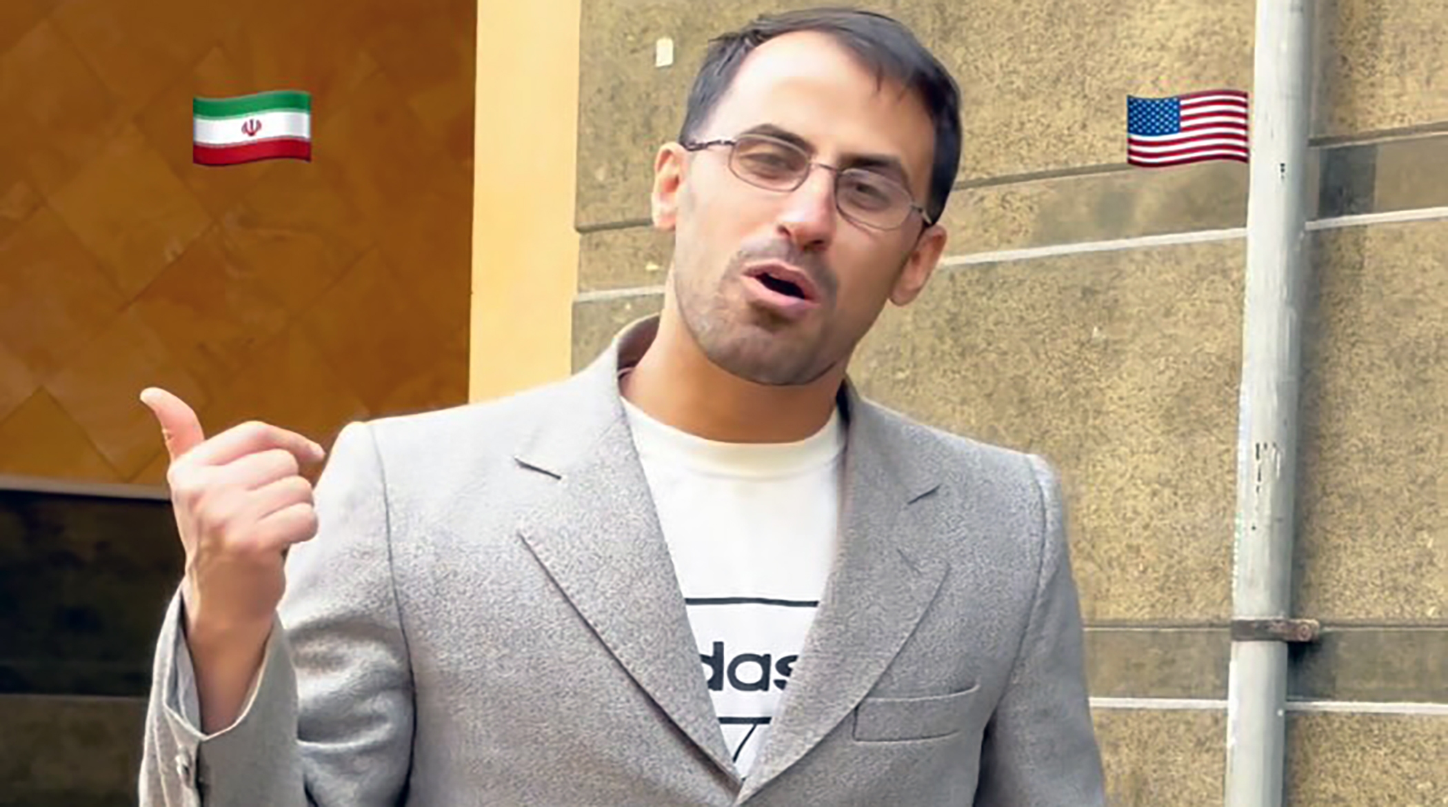 کشیدن لندکروز توسط فیل عین آب خوردن